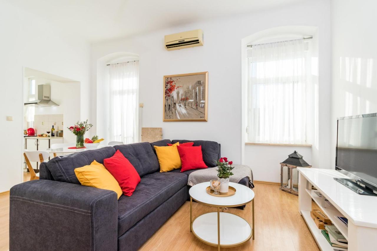 Apartman Lussi PUY Eksteriør bilde